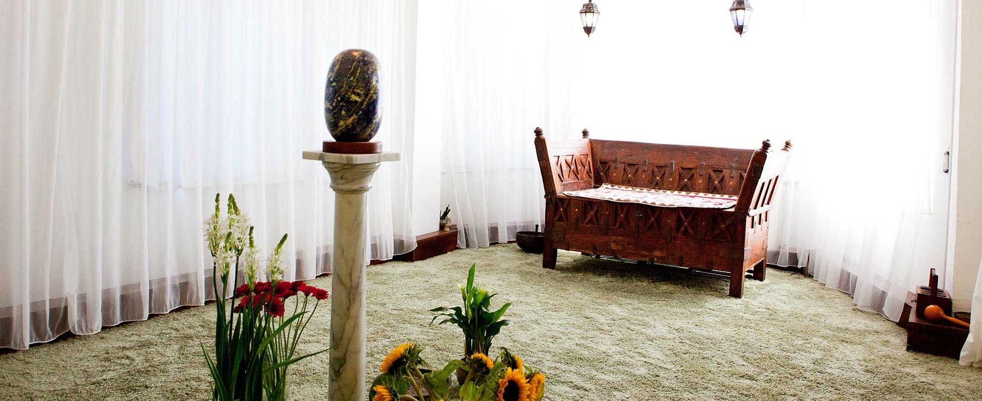 Asharum Amonines | Asharum Amonines stilte meditatie retraite centrum in België Asharum Amonines - meditatie ruimte