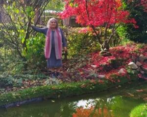 Anna bij de vijver | Asharum Amonines